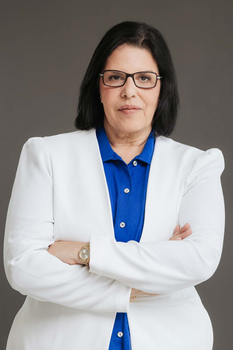 Dra. Mona Adalgisa